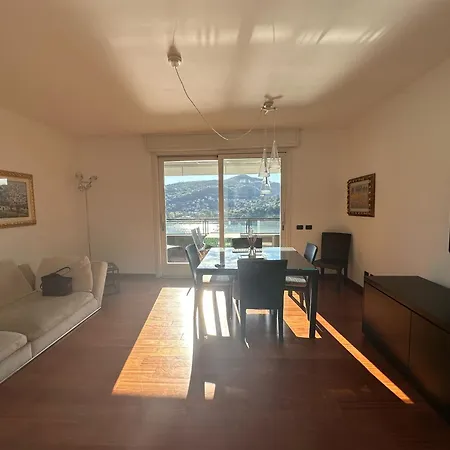 View Ac And Garage Apartament Como