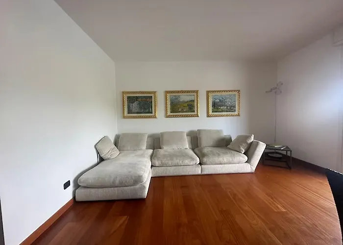 View Ac And Garage * Como